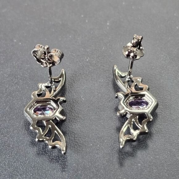 ๐ Purple Gemstone Halloween Bat Earrings (NWOT) - Picture 4 of 6